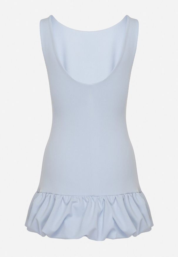 Born2be - Niebieski Taliowany Kombinezon Ozdobiony Falbanką Semiriela. Okazja: na co dzień. Kolor: niebieski. Wzór: aplikacja. Styl: casual, klasyczny