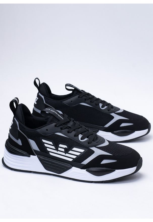 Buty sportowe męskie EA7 Emporio Armani (X8X070 XK165 N629). Okazja: na co dzień. Kolor: czarny. Materiał: skóra ekologiczna, guma, materiał. Szerokość cholewki: normalna
