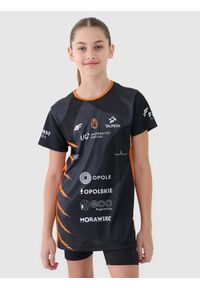 4f - 4F Koszulka meczowa replika wyjazdowa z sezonu 2024/25 dziecięca 4F x UNI OPOLE - multikolor 146/152 (10-12 lat). Kolor: wielokolorowy. Materiał: dzianina, włókno, materiał, syntetyk. Wzór: gładki, ze splotem. Sezon: lato. Sport: siatkówka, fitness