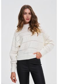 MOODO - Sweter z golfem biały. Typ kołnierza: golf. Kolor: biały. Materiał: akryl