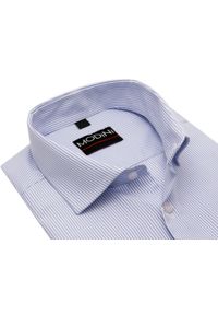 Modini - Biało-błękitna koszula męska w prążki A60. Kolor: niebieski, biały, wielokolorowy. Materiał: tkanina, poliester, bawełna. Wzór: prążki #1