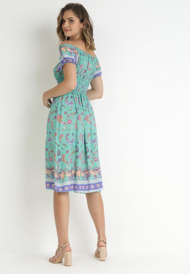 Born2be - Miętowa Rozkloszowana Sukienka Bawełniana Hiszpanka we Wzór Paisley Dottia. Typ kołnierza: dekolt hiszpanka. Kolor: miętowy. Materiał: bawełna. Wzór: paisley