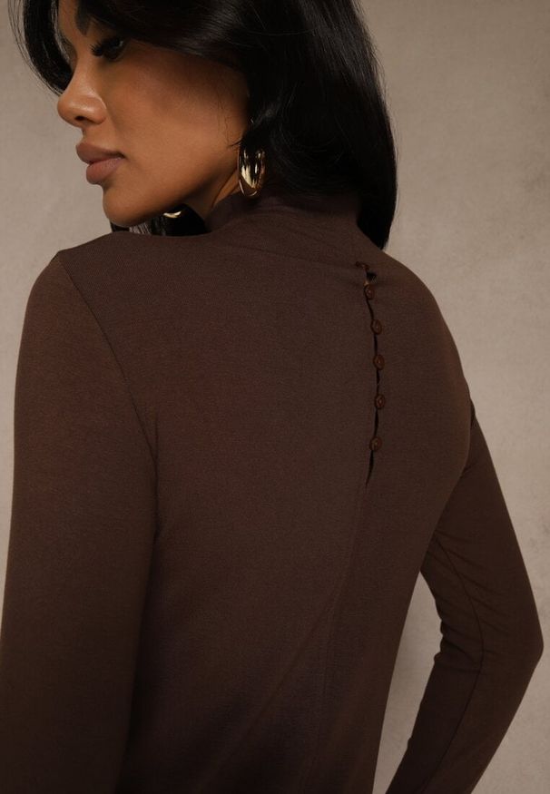 Renee - Brązowa Bluzka z Bawełny z Guzikami z Tyłu Tuselia. Okazja: na imprezę, na co dzień. Kolor: brązowy. Materiał: bawełna. Styl: casual