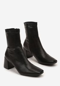 Born2be - Czarne Botki Vices na Stożkowym Obcasie z Dopasowaną Cholewką Giosella. Okazja: na co dzień. Kolor: czarny. Materiał: jeans. Szerokość cholewki: normalna. Obcas: na obcasie. Styl: casual, elegancki. Wysokość obcasa: średni #5
