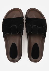 Born2be - Czarne Klapki z Przeplatanymi Paskami i Nitami przy Podeszwie Marivyn. Okazja: na co dzień, na randkę. Kolor: czarny. Materiał: len. Sezon: lato. Styl: casual, elegancki #5