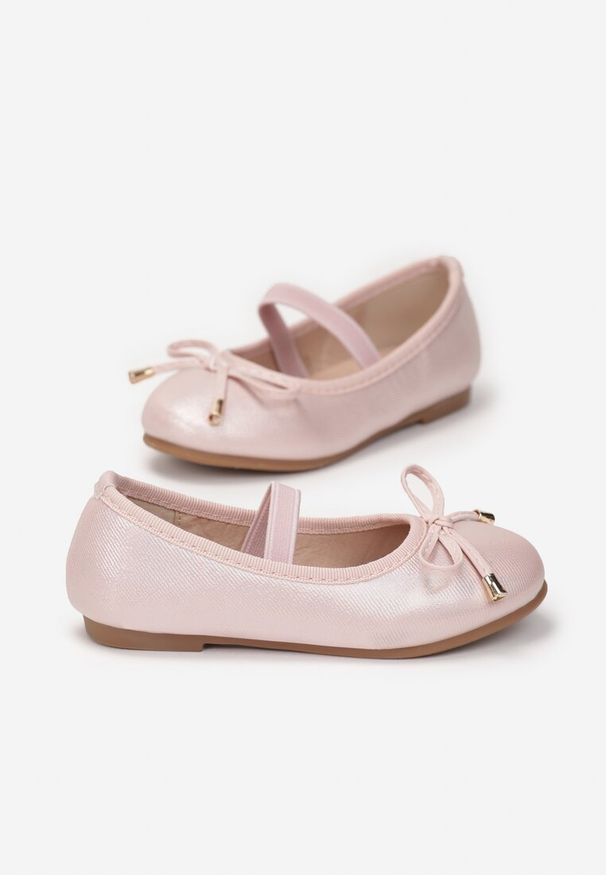 Born2be - Różowe Balerinki Nikanassa. Okazja: na co dzień. Nosek buta: okrągły. Zapięcie: pasek. Kolor: różowy. Styl: elegancki, casual