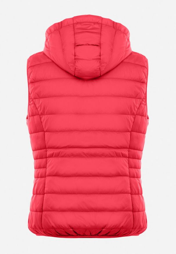 Renee - Czerwona Kamizelka Pikowana z Kapturem Rithe. Typ kołnierza: kaptur. Kolekcja: plus size. Kolor: czerwony. Materiał: materiał. Styl: sportowy