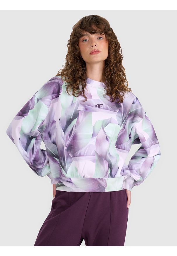 4f - 4F Bluza dresowa nierozpinana bez kaptura damska - multikolor XS. Okazja: na co dzień. Typ kołnierza: bez kaptura. Kolor: wielokolorowy. Materiał: dresówka. Wzór: gładki, nadruk, ze splotem. Styl: casual, klasyczny, sportowy