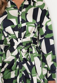 Born2be - Zielona Koszulowa Sukienka Midi w Geometryczny Wzór Aelindrae. Kolor: zielony. Materiał: tkanina. Wzór: geometria. Typ sukienki: koszulowe. Długość: midi
