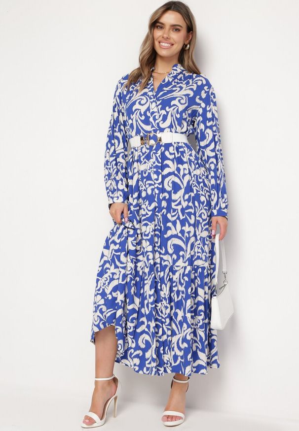 Born2be - Granatowo-Biała Wiskozowa Sukienka Maxi z Falbanką Rozkloszowana w Ornamentalny Wzór Keirrasa. Kolor: niebieski. Materiał: wiskoza. Styl: elegancki. Długość: maxi