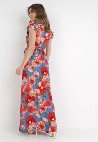 Born2be - Niebieska Sukienka Lalaera. Typ kołnierza: kołnierz z falbankami. Kolor: niebieski. Materiał: tkanina, materiał. Długość rękawa: krótki rękaw. Wzór: kolorowy, kwiaty. Sezon: lato. Typ sukienki: kopertowe. Długość: maxi #6