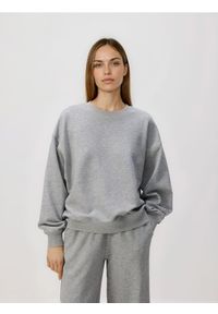 Reserved - Gładka bluza z bawełną - jasnoszary. Kolor: szary. Materiał: bawełna. Wzór: gładki #1