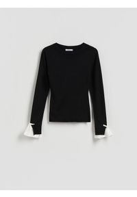 Reserved - Sweter z dekoracyjnymi kokardami - czarny. Typ kołnierza: kokarda. Kolor: czarny. Materiał: wiskoza, dzianina