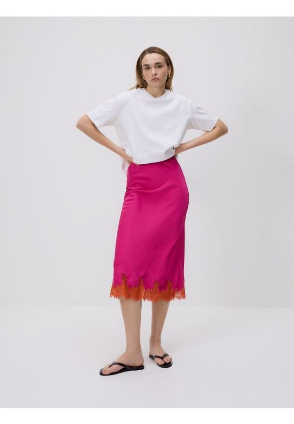 Reserved - Spódnica z koronką - fuksja. Kolor: różowy. Materiał: koronka. Wzór: koronka
