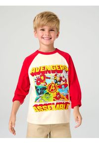 Sinsay - Koszulka z długimi rękawami Avengers - czerwony. Kolor: czerwony. Długość rękawa: długi rękaw. Długość: długie. Wzór: motyw z bajki
