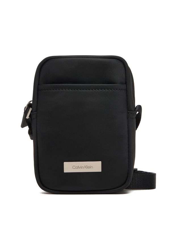 Saszetka Calvin Klein. Kolor: czarny