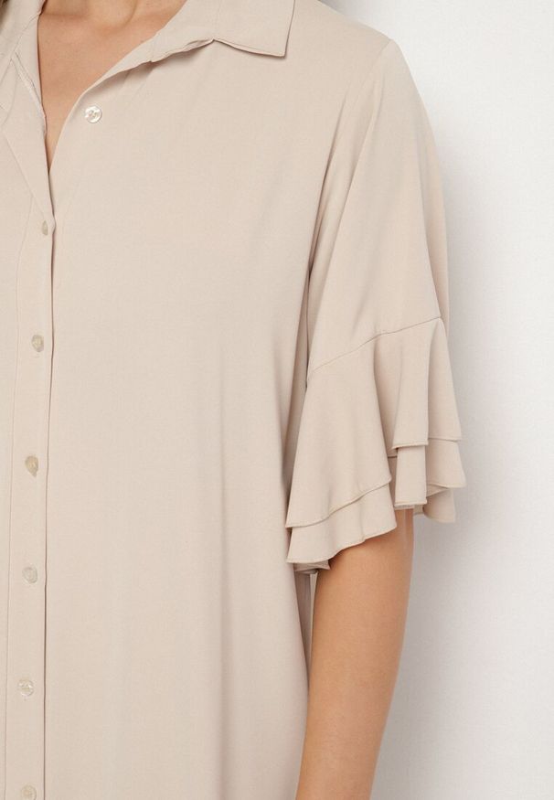 Born2be - Beżowa Sukienka Koszulowa z Ozdobną Falbanką Daviravie. Okazja: na co dzień. Kolor: beżowy. Typ sukienki: koszulowe. Styl: klasyczny, casual, elegancki