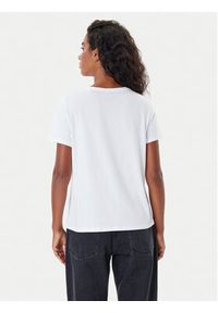 Mustang T-Shirt Alma 1016748 Biały Regular Fit. Kolor: biały. Materiał: bawełna