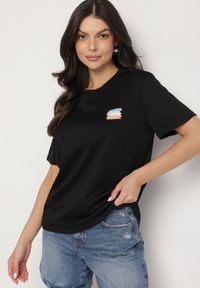 Born2be - Czarny T-shirt z Małym Nadrukiem Tenalera. Okazja: na co dzień. Kolor: czarny. Wzór: nadruk. Styl: klasyczny, elegancki, casual #4