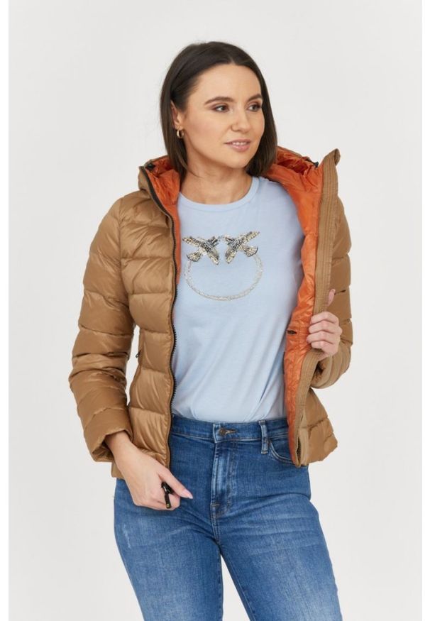 Blauer USA - BLAUER Brązowa puchowa damska kurtka z kapturem Claudia fashion down jacket with hood, Rozmiar S. Typ kołnierza: kaptur. Kolor: brązowy. Materiał: puch