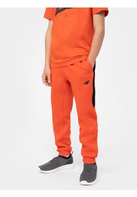 4f - Spodnie dresowe joggery chłopięce. Kolor: pomarańczowy. Materiał: dresówka #2