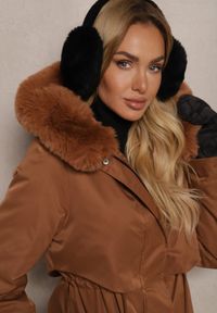 Renee - Jasnobrązowa Kurtka Parka ze Ściągaczem Kapturem i Odpinanym Futerkiem Semiriellea. Okazja: na co dzień, na spotkanie biznesowe. Kolekcja: plus size. Kolor: brązowy. Materiał: futro. Styl: biznesowy, elegancki, casual #3