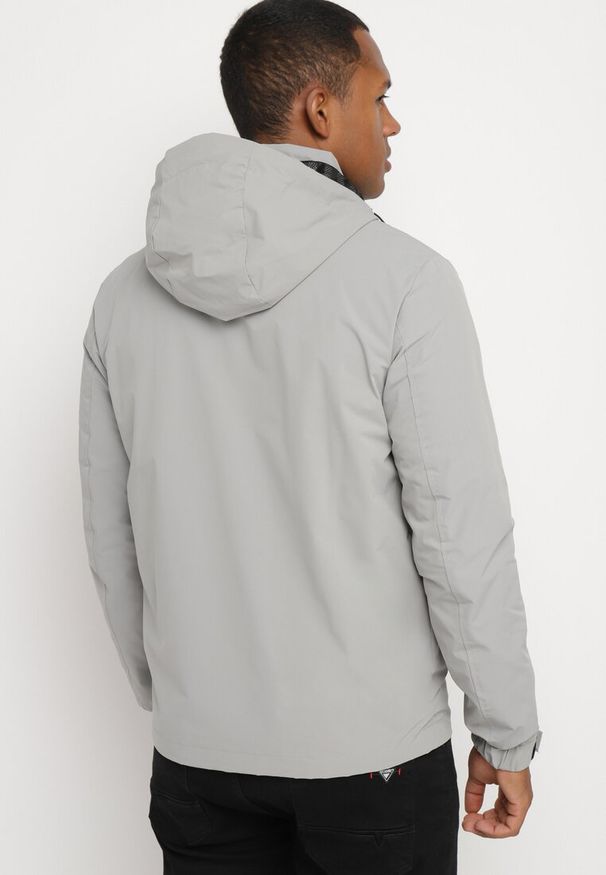 Born2be - Szara Kurtka z Kapturem Wiatrówka Meviane. Okazja: na co dzień. Typ kołnierza: kaptur. Kolor: szary. Materiał: jeans. Styl: casual