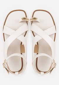 Born2be - Białe Sandały Japonki z Paskiem na Palec i Paskiem Wokół Kostki Vivanya. Okazja: na co dzień. Zapięcie: pasek. Kolor: biały. Sezon: lato. Styl: casual, elegancki #7