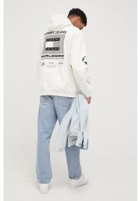 Tommy Jeans Bluza bawełniana męska kolor beżowy z kapturem z nadrukiem. Typ kołnierza: kaptur. Kolor: beżowy. Materiał: bawełna. Wzór: nadruk