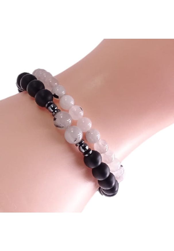 Sis&Me - KENT Zestaw bransoletek z kamieni na gumce biała i czarna unisex. Kolor: wielokolorowy, biały, czarny. Wzór: gładki. Kamień szlachetny: hematyt, kwarc, onyks
