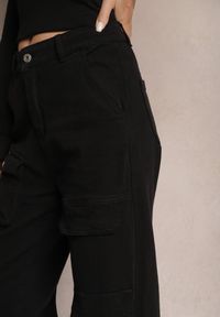 Renee - Czarne Bawełniane Spodnie Bojówki z Prostymi Nogawkami i Kieszeniami z Klapami Aranduil. Kolor: czarny. Materiał: bawełna. Styl: elegancki #5