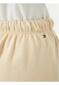 TOMMY HILFIGER - Tommy Hilfiger Spodnie dresowe Logo Embroidery WW0WW49706 Beżowy jasny Regular Fit. Kolor: beżowy. Materiał: bawełna #5