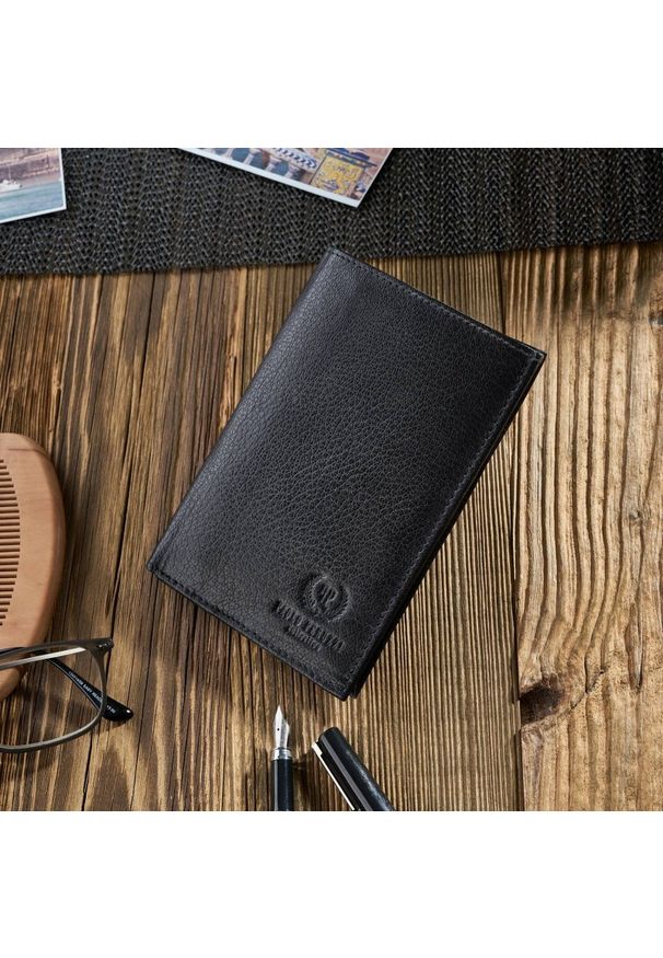 Portfel skórzany PAOLO PERUZZI T-65-BL czarny. Kolor: czarny. Materiał: skóra