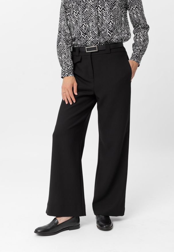 Volcano - Eleganckie spodnie z szeroką nogawką R-MILEN. Kolor: czarny. Materiał: tkanina, materiał. Długość: długie. Styl: elegancki