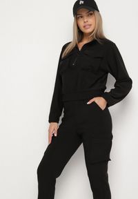 Born2be - Czarny Komplet Dresowy w Stylu Cargo Bluza na Suwak i Joggery Sitene. Kolor: czarny. Materiał: dresówka. Sport: turystyka piesza #4