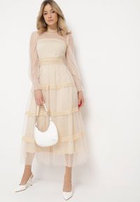 Born2be - Beżowa Rozkloszowana Sukienka Maxi z Koronką Jorissa. Typ kołnierza: dekolt w serek. Kolor: beżowy. Materiał: koronka. Wzór: koronka. Styl: klasyczny. Długość: maxi #1
