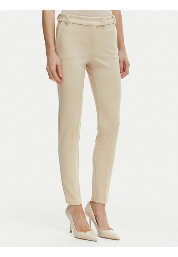 Rinascimento Spodnie materiałowe CFC0127865003 Beżowy Slim Fit. Kolor: beżowy. Materiał: syntetyk