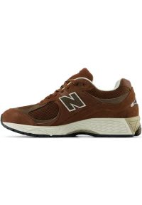 Sneakersy unisex New Balance M2002RFF. Kolor: brązowy. Materiał: guma, skóra. Szerokość cholewki: normalna