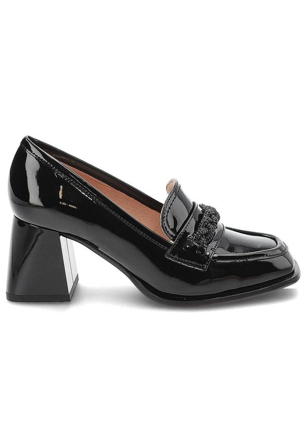 Czarne Półbuty Simen Eleganckie Skórzane Buty Na Obcasie. Okazja: na spotkanie biznesowe. Zapięcie: bez zapięcia. Kolor: czarny. Materiał: skóra. Szerokość cholewki: normalna. Obcas: na obcasie. Styl: elegancki. Wysokość obcasa: średni