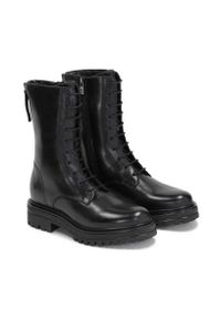 Kazar - Czarne trzewiki damskie. Wysokość cholewki: przed kolano. Kolor: czarny. Materiał: skóra. Szerokość cholewki: normalna. Wzór: moro, gładki. Sezon: jesień, zima. Styl: elegancki, militarny #3