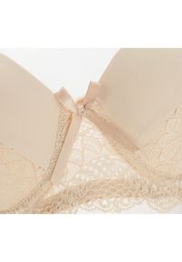 Intica - Biustonosz push-up z usztywnieniem i subtelnymi zdobieniami Veritchka. Kolor: fioletowy. Materiał: tkanina. Rodzaj stanika: push-up. Wzór: aplikacja #2