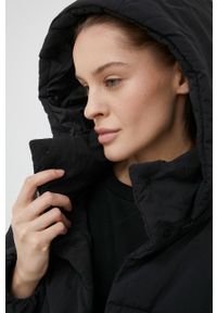 outhorn - Outhorn kurtka damska kolor czarny zimowa oversize. Kolor: czarny. Materiał: materiał. Sezon: zima