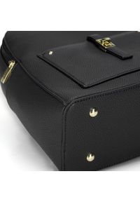 Wittchen - Damski plecak z kieszenią z przodu czarno-złota. Kolor: złoty, czarny, wielokolorowy. Materiał: skóra ekologiczna. Wzór: paski, aplikacja. Styl: elegancki