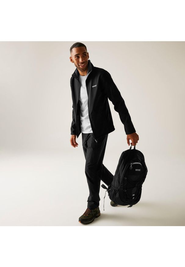 Regatta - Softshell turystyczny męski Cera V. Kolor: czarny, szary, wielokolorowy. Materiał: softshell. Sport: turystyka piesza