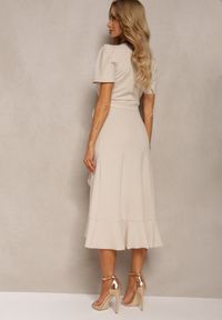 Renee - Beżowa Kopertowa Sukienka z Falbanką Caronia. Okazja: na spotkanie biznesowe. Kolor: beżowy. Typ sukienki: kopertowe. Styl: elegancki, biznesowy #5