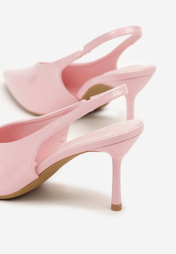 Renee - Różowe Lakierowane Sandały na Szpilce Typu Slingback Addoxie. Okazja: na spacer, na co dzień. Kolor: różowy. Materiał: lakier. Obcas: na szpilce. Styl: elegancki, casual. Wysokość obcasa: średni