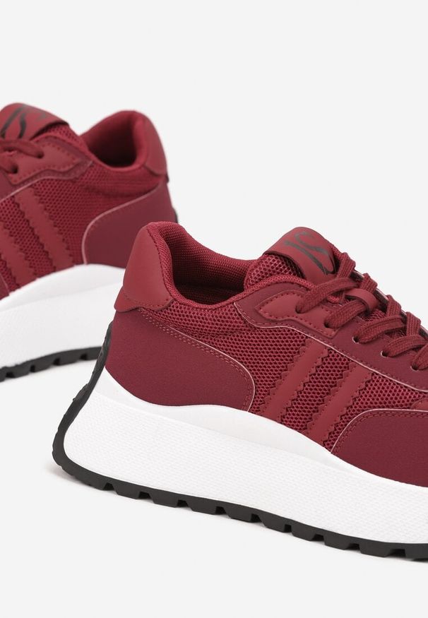 Born2be - Bordowe Sneakersy Vices na Grubej Podeszwie Ozdobione Paskami Seloriel. Okazja: na co dzień. Zapięcie: pasek. Kolor: czerwony. Wzór: aplikacja