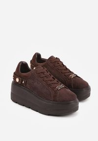 Renee - Ciemnobrązowe Perforowane Sneakersy ze Skóry Naturalnej na Platformie i Koturnie Risyla. Kolor: brązowy. Materiał: skóra. Obcas: na koturnie #2