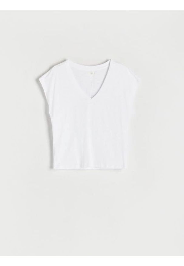 Reserved - T-shirt regular - biały. Kolor: biały. Materiał: dzianina, bawełna. Wzór: gładki