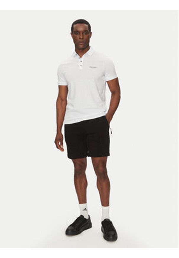 Armani Exchange Szorty sportowe 8NZS75 ZJKRZ 1200 Czarny Regular Fit. Kolor: czarny. Materiał: bawełna. Styl: sportowy